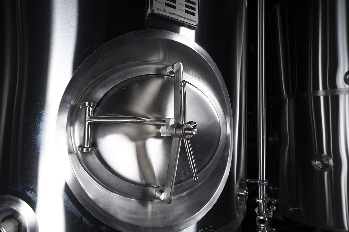 山東天泰啤酒設備-發(fā)酵罐-天泰工廠實拍圖